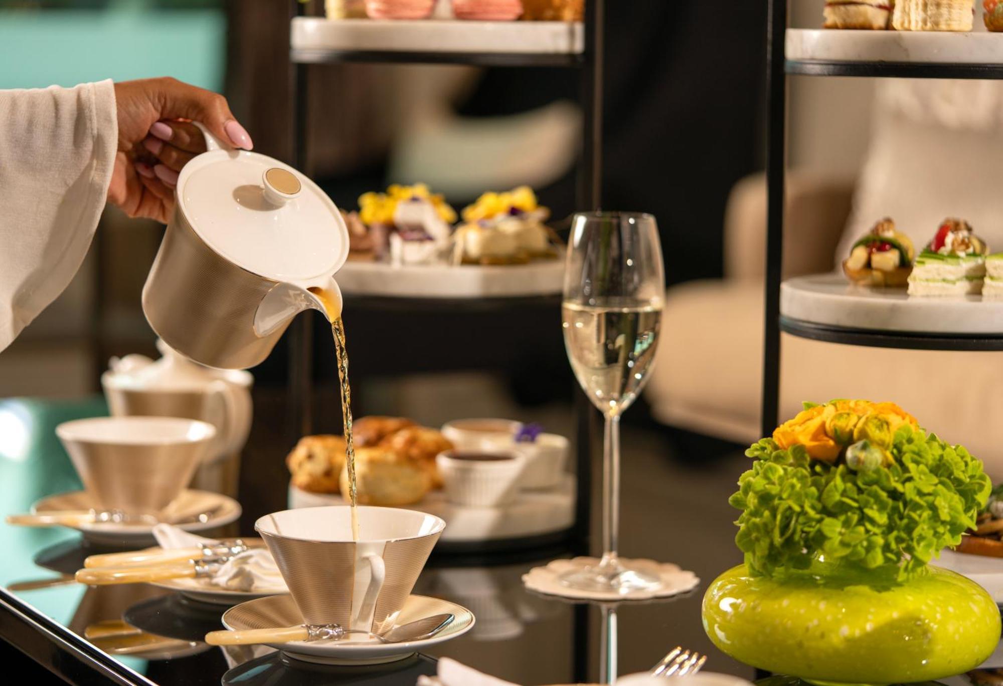 Fairmont Rijád Kültér fotó Afternoon tea at the Fairmont, Dubai
