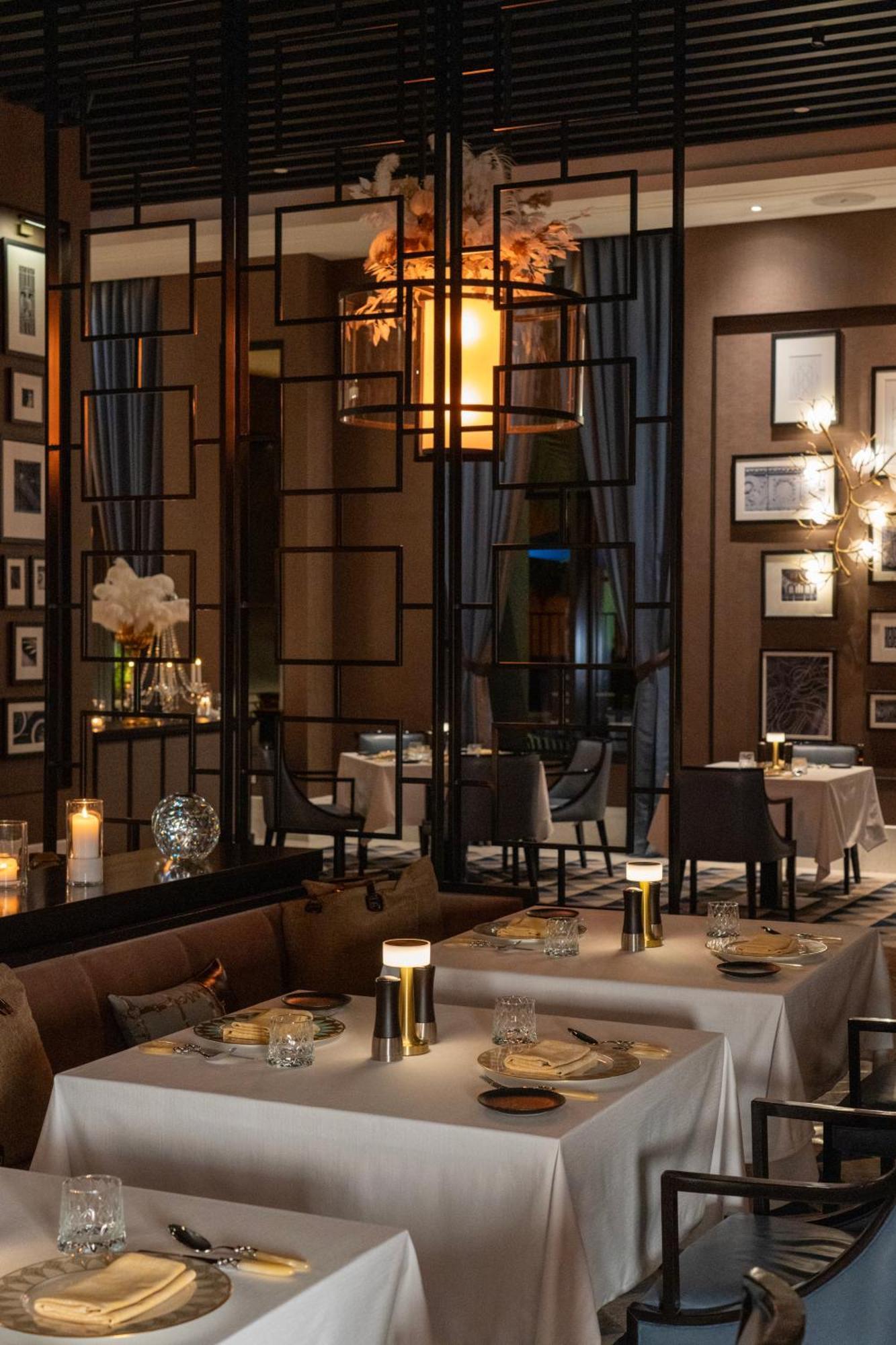 Fairmont Rijád Kültér fotó The interior of the restaurant