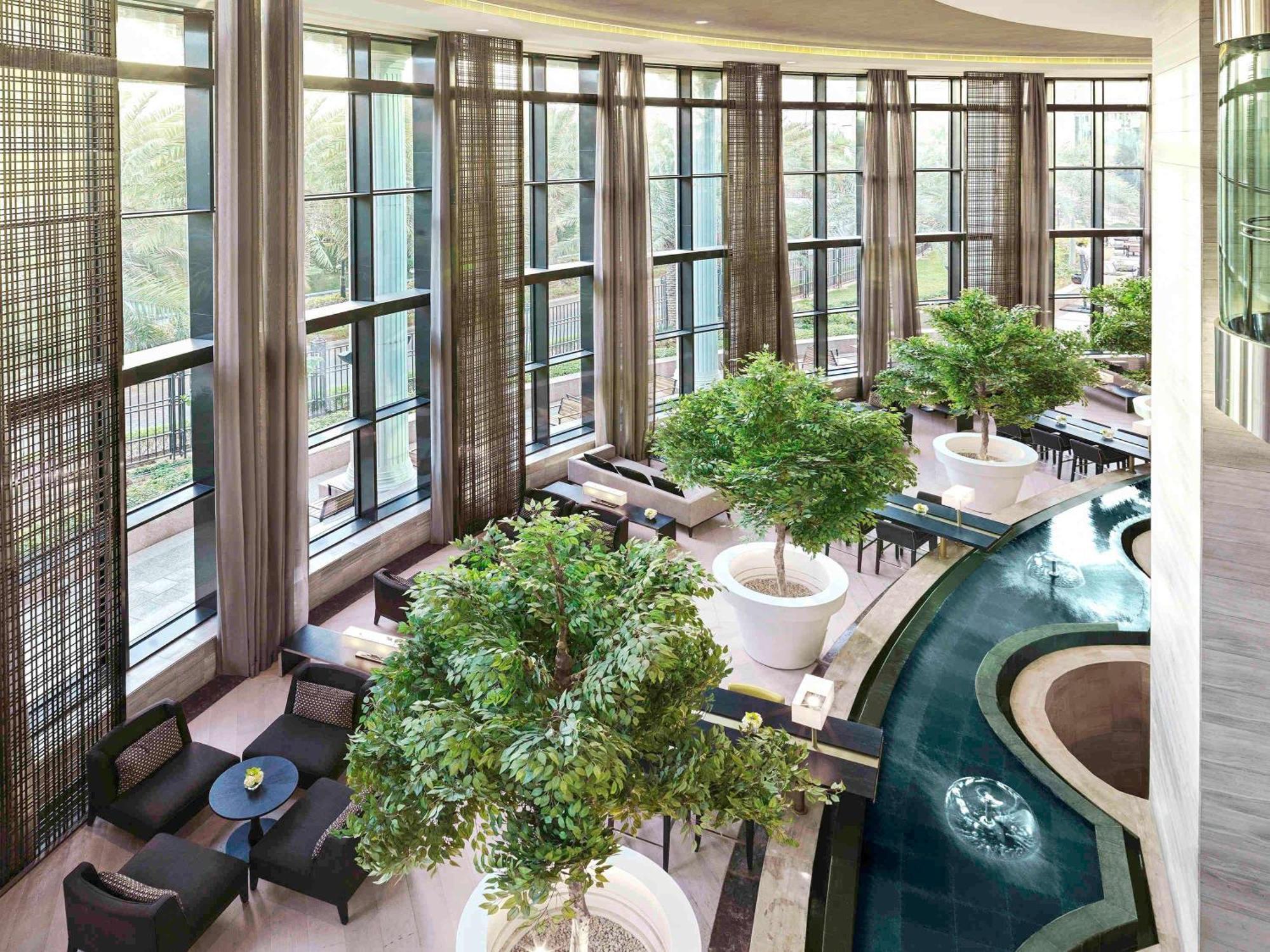 Fairmont Rijád Kültér fotó The interior of the hotel